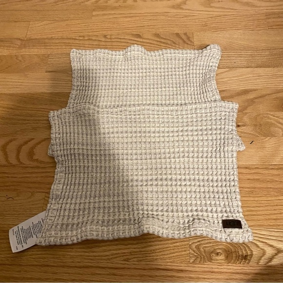 UGG Waffle Knit Table Cloth Bundle Lot Cream Tan Gray Color - Picture 2 of 4